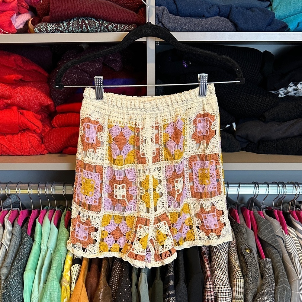 Rebellion cream/brown/purple crocheted lined elastic waistband shorts XS NWOT